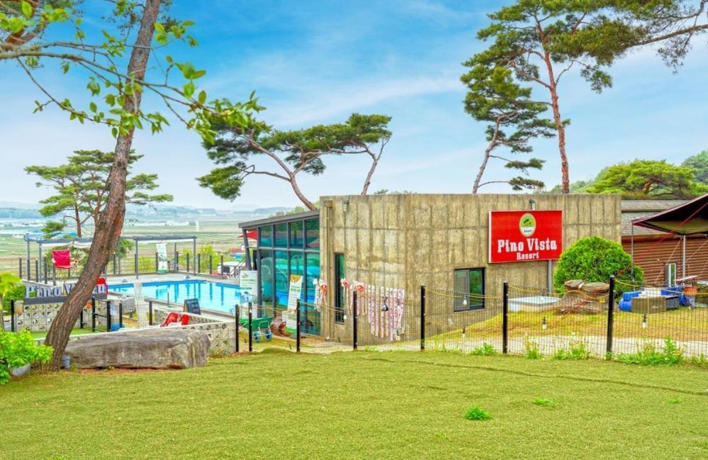 Boryeong Pinovista Pet Allowed Pension Exterior photo